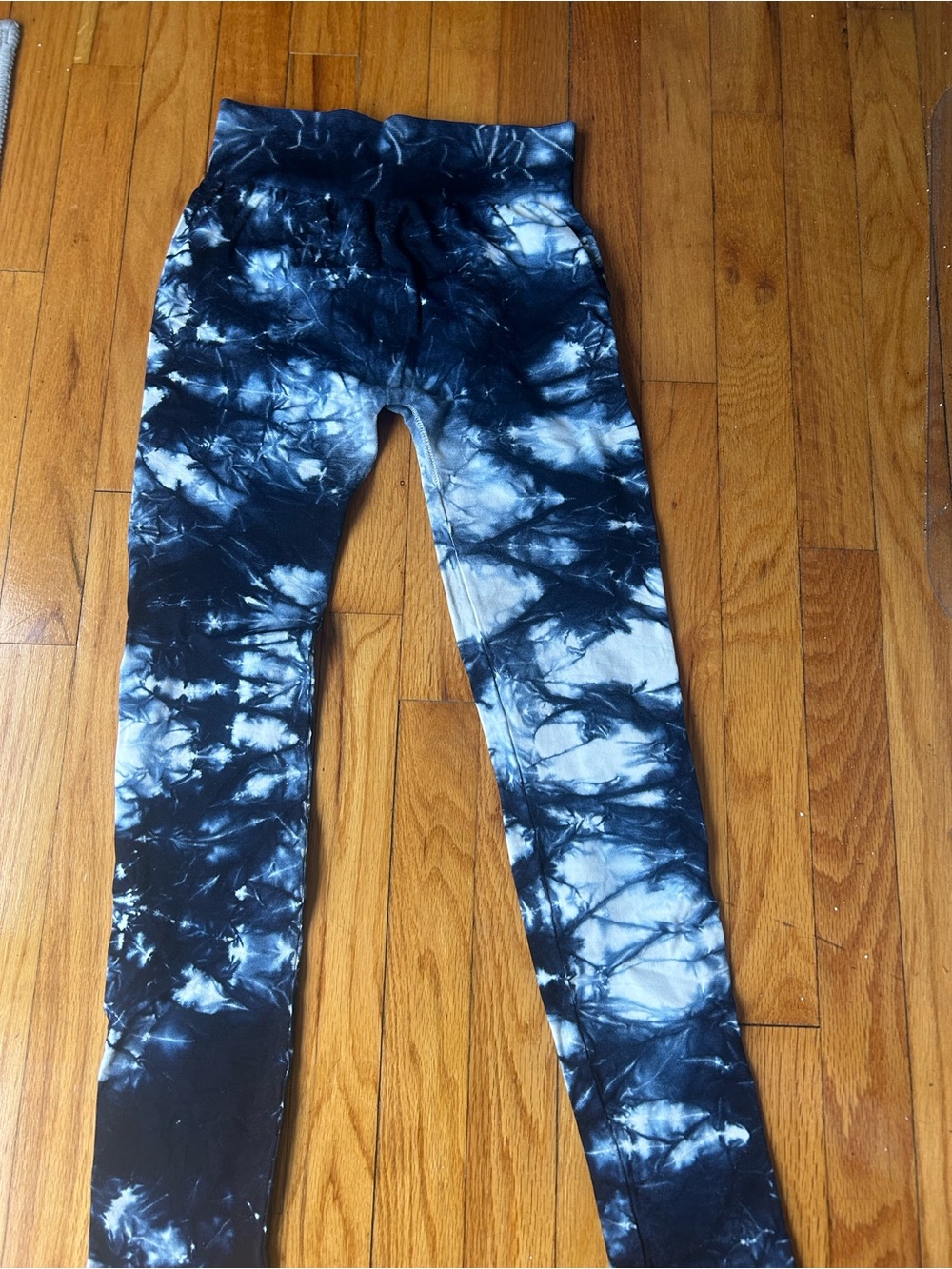 Black & White Tie-Dye Leggings - Women